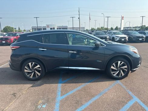 Used 2016 Nissan Murano Platinum w/ Platinum Technology Package FWD image 4
