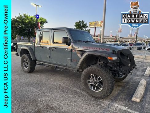 Used 2025 Jeep Gladiator Mojave w/ Convenience Group AWD/4WD image 1