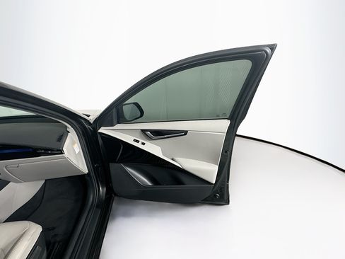 Used 2023 Kia Niro Wind FWD image 32