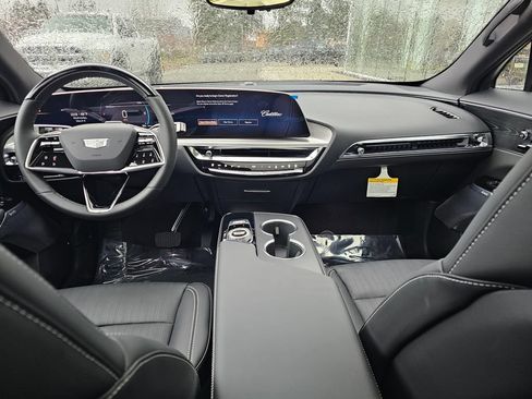 Used 2026 Cadillac Lyriq Premium Sport AWD/4WD image 19