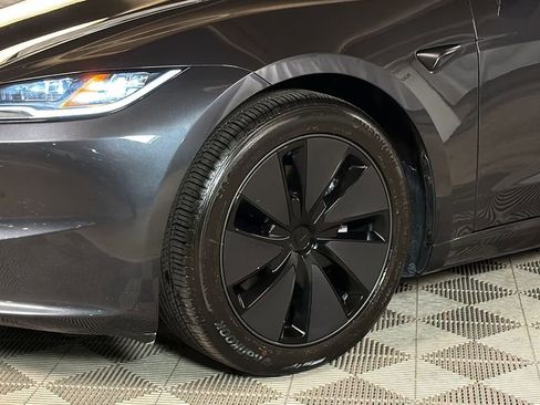Used 2025 Tesla Model 3 Long Range image 4