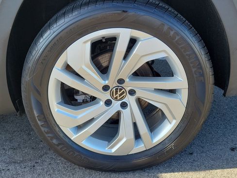 Used 2023 Volkswagen Atlas SE FWD image 12