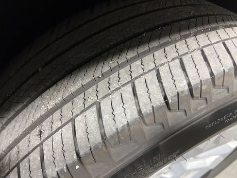 Used 2025 Chevrolet Tahoe LT image 39