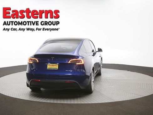 Used 2021 Tesla Model Y Long Range AWD/4WD image 39