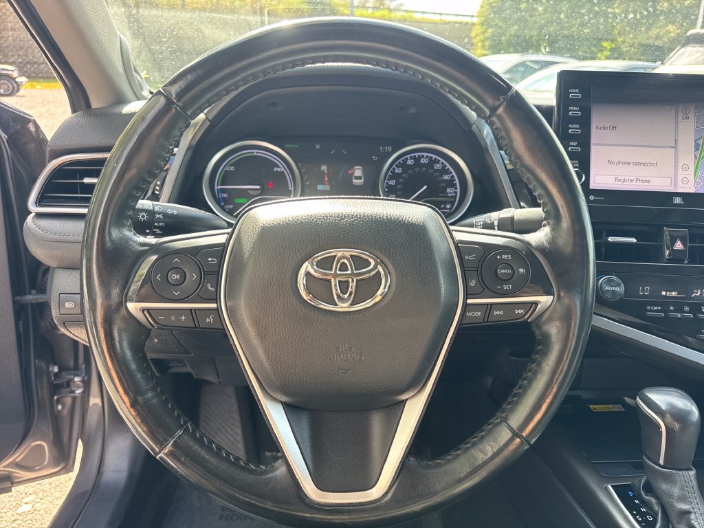 Used 2022 Toyota Camry XLE w/ Navigation Upgrade Package FWD image 19