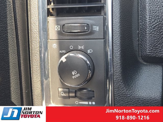 Used 2015 RAM 1500 Laramie w/ Convenience Group AWD/4WD image 23