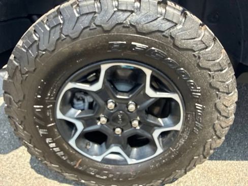 Used 2023 Jeep Wrangler Unlimited Rubicon 4xe w/ Steel Bumper Group AWD/4WD image 13