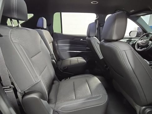 Used 2024 Chevrolet Traverse LT w/ Trailering Package FWD image 33