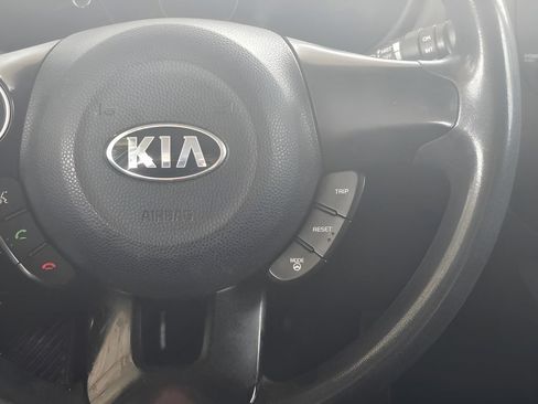 Used 2014 Kia Soul FWD image 38
