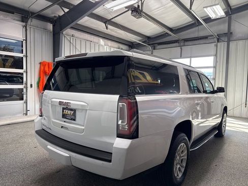 Used 2019 GMC Yukon XL SLT image 25