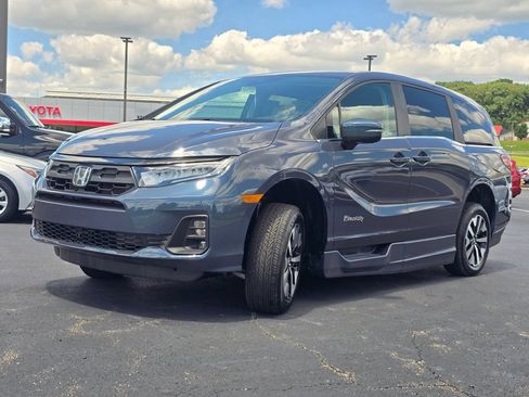 Used 2026 Honda Odyssey EX-L image 4