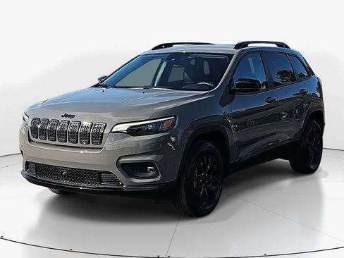Used 2023 Jeep Cherokee Altitude Lux image 9