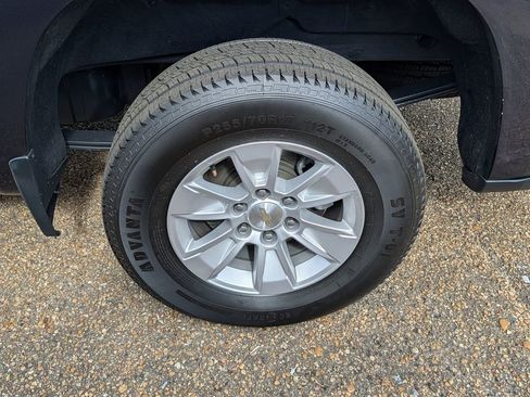 Used 2023 Chevrolet Silverado 1500 LT w/ Protection Package image 11