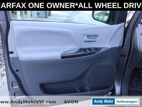 Used 2018 Toyota Sienna XLE w/ XLE Navigation Package AWD/4WD image 17