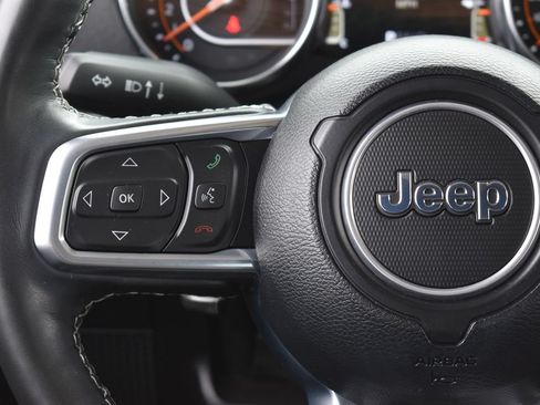 Used 2022 Jeep Wrangler Unlimited Sahara w/ LED Lighting Group AWD/4WD image 14