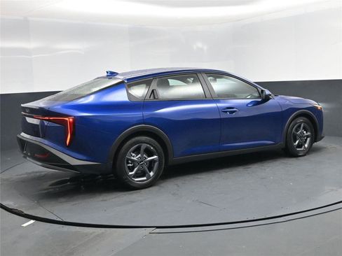 New 2026 Kia K4 LXS image 4