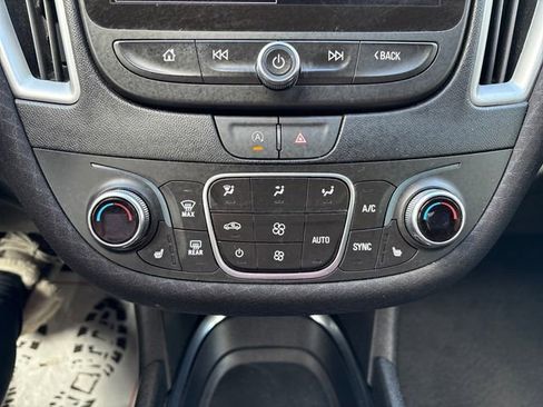 Used 2024 Chevrolet Malibu LT FWD image 16