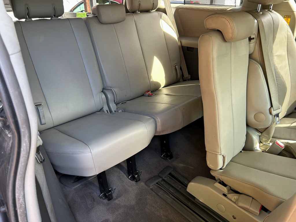 Used 2014 Toyota Sienna XLE FWD image 14