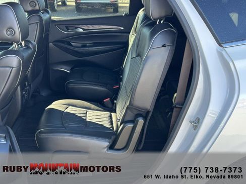 Used 2024 Buick Enclave Avenir image 21