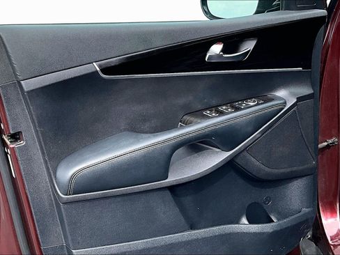 Used 2019 Kia Sorento FWD image 17