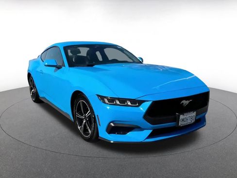Used 2024 Ford Mustang Premium image 3