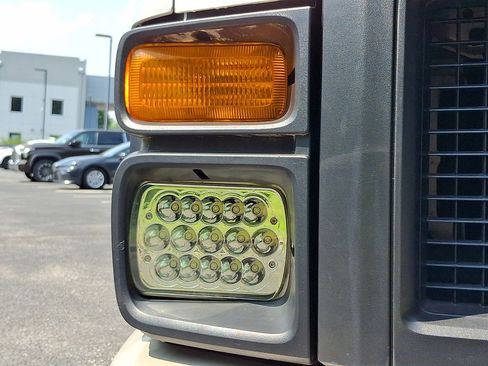 Used 2011 Ford E-350 and Econoline 350 XL w/ PWR Windows & Locks Group RWD image 30