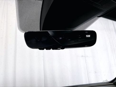 Used 2022 Volkswagen Atlas Cross Sport SEL R-Line AWD/4WD image 17