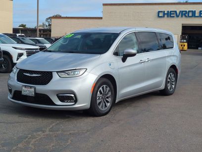 Used 2023 Chrysler Pacifica Touring-L