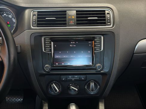 Used 2017 Volkswagen Jetta SE image 25