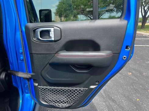 Used 2020 Jeep Gladiator Rubicon AWD/4WD image 16