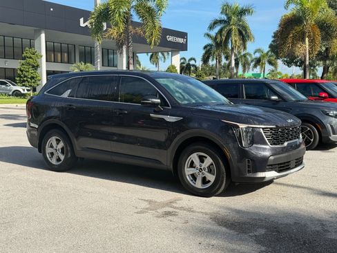 Certified 2026 Kia Sorento LX FWD image 1