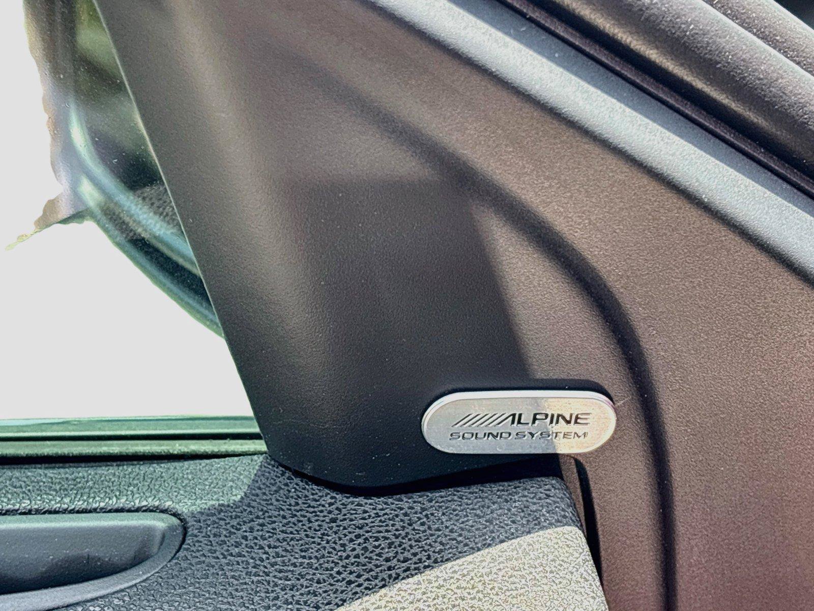 Used 2018 Chrysler 300 Limited w/ Safetytec Plus Group RWD image 19