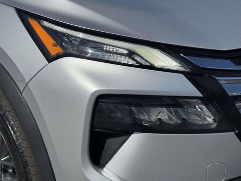 Used 2024 Nissan Rogue S FWD image 8