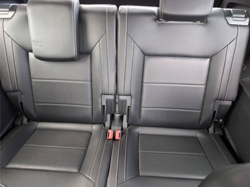 Used 2023 Volkswagen Atlas SEL R-Line AWD/4WD image 32