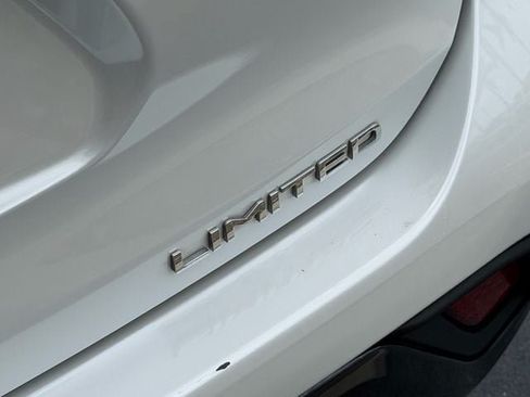 Used 2023 Toyota Highlander Limited FWD image 16