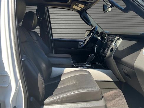 Used 2014 Ford Expedition Limited w/ Equipment Group 301A AWD/4WD image 29