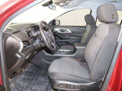 Used 2020 Chevrolet Traverse LT image 9