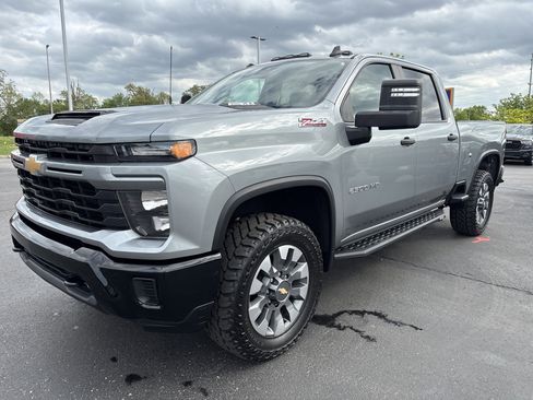 Used 2024 Chevrolet Silverado 2500 Custom w/ Custom Value Package AWD/4WD image 1