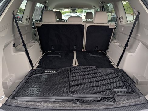 Certified 2024 Volkswagen Atlas SE w/ Black Wheel Package AWD/4WD image 18
