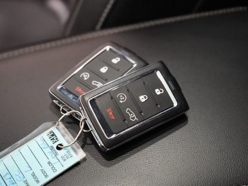 Used 2023 Jeep Grand Cherokee L Laredo image 40