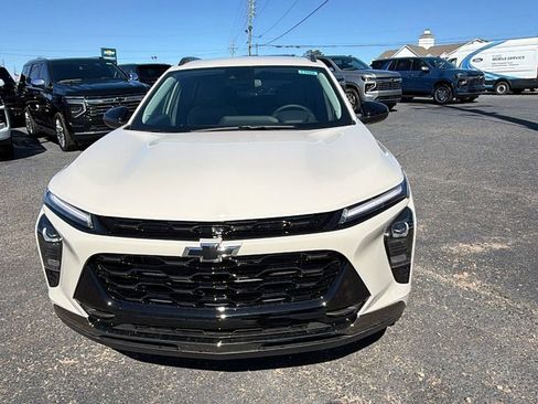 New 2026 Chevrolet Trax ACTIV image 2