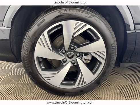 Used 2025 Audi Q6 e-tron Premium Plus w/ Premium Plus AWD/4WD image 30