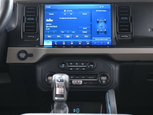 Used 2023 Ford Bronco Wildtrak AWD/4WD image 17