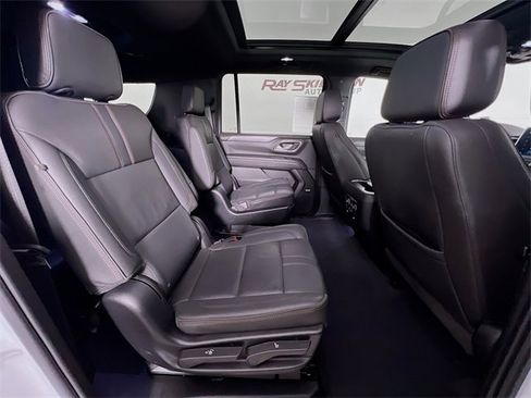 Used 2024 Chevrolet Suburban RST w/ Luxury Package image 44