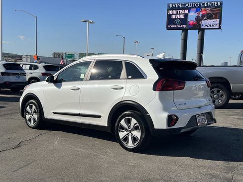Used 2022 Kia Niro LX image 4