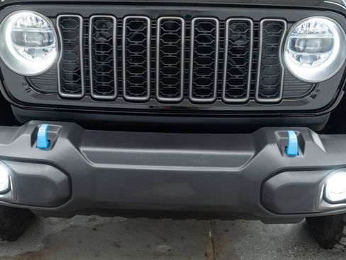 Used 2025 Jeep Wrangler Unlimited Rubicon 4xe AWD/4WD image 38