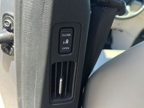 Used 2025 Honda Odyssey EX-L image 24