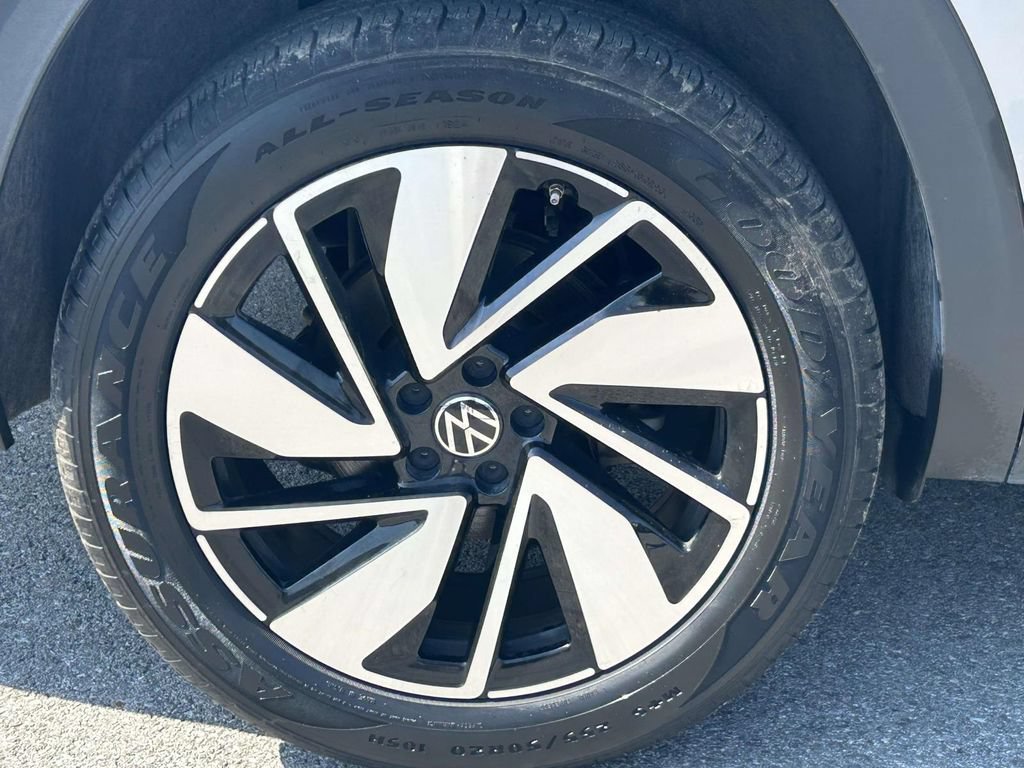 Used 2024 Volkswagen Atlas SE AWD/4WD image 9