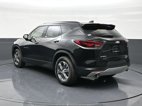 Used 2024 Chevrolet Blazer LT FWD image 3