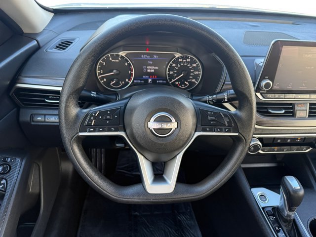 Used 2025 Nissan Altima 2.5 SV AWD/4WD image 14